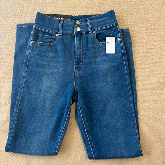 *BRAND NEW* BDG Jeans - Picture 5 of 6